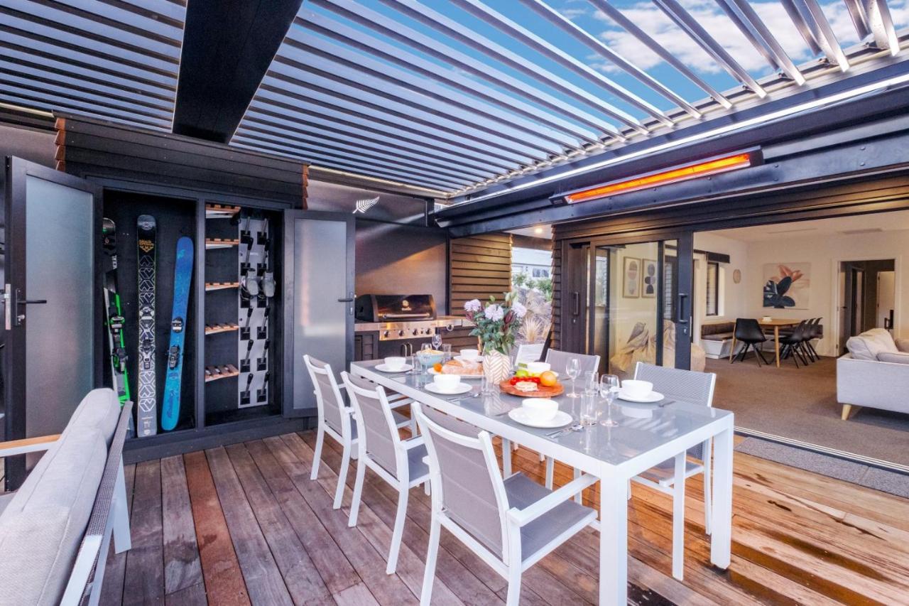 Lakeside Luxury On Suburb Street كوينستاون المظهر الخارجي الصورة